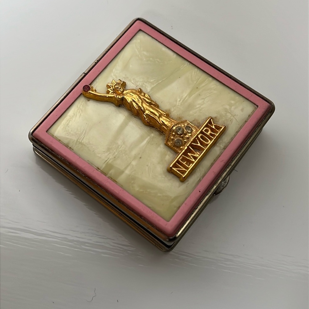 Vintage Powder Compact Statue Of Liberty With Rhinestone Torch New York